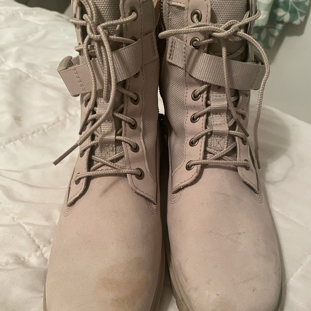 Timberlands - Picture 2 of 7